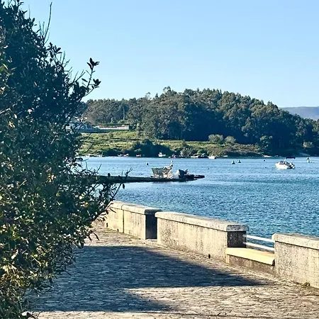 Mirando Al Mar Isla de Arosa